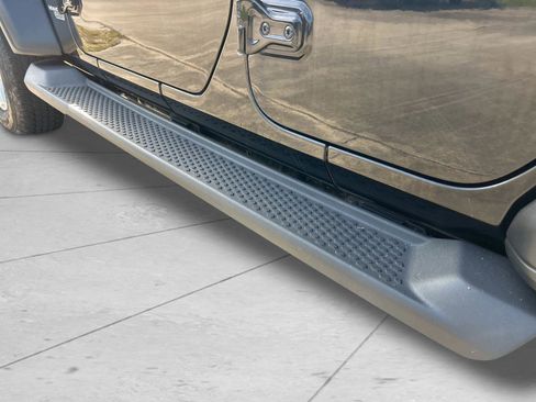 Used 2019 Jeep Wrangler Unlimited Sport S image 38