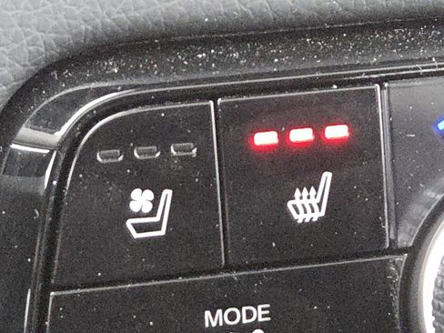 Used 2025 Honda Pilot Elite image 6