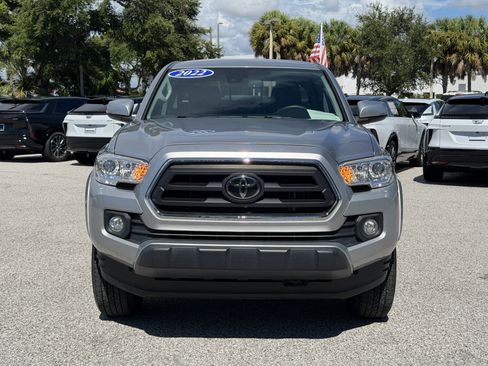 Used 2022 Toyota Tacoma SR5 w/ Technology Package RWD image 2