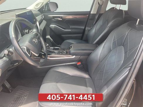 Used 2023 Toyota Highlander Platinum AWD/4WD image 41
