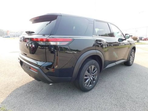 Certified 2022 Nissan Pathfinder S FWD image 3