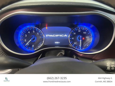Used 2017 Chrysler Pacifica Limited w/ UConnect Theater Package FWD image 18