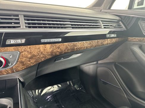 Used 2018 Audi Q7 3.0T Prestige w/ Prestige Package AWD/4WD image 19