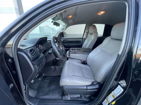Used 2014 Toyota Tundra SR image 10