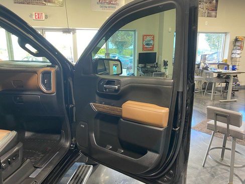 Used 2019 Chevrolet Silverado 1500 High Country AWD/4WD image 20