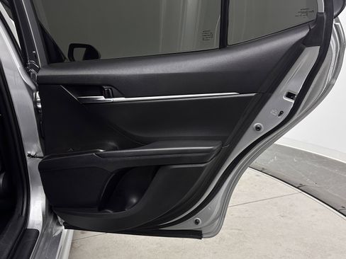 Used 2023 Toyota Camry SE image 31