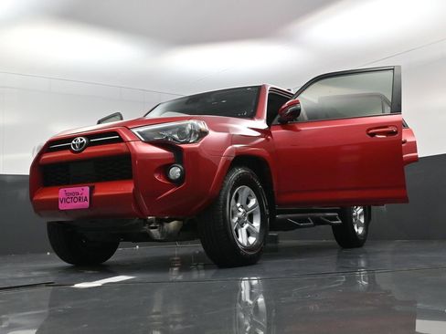 Used 2020 Toyota 4Runner SR5 Premium w/ Moonroof Package RWD image 20