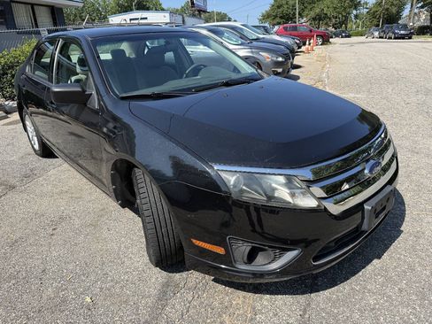 Used 2010 Ford Fusion S FWD image 3