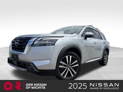 Used 2023 Nissan Pathfinder Platinum w/ Cargo Package
