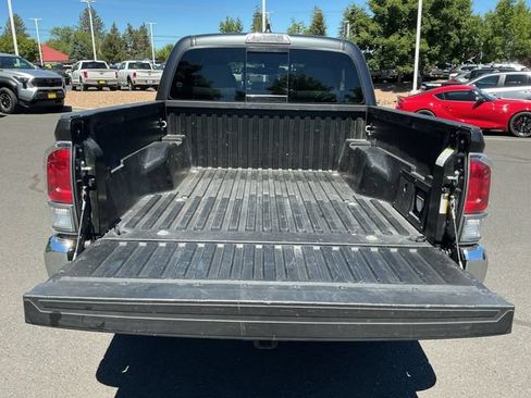 Certified 2020 Toyota Tacoma TRD Off-Road AWD/4WD image 23