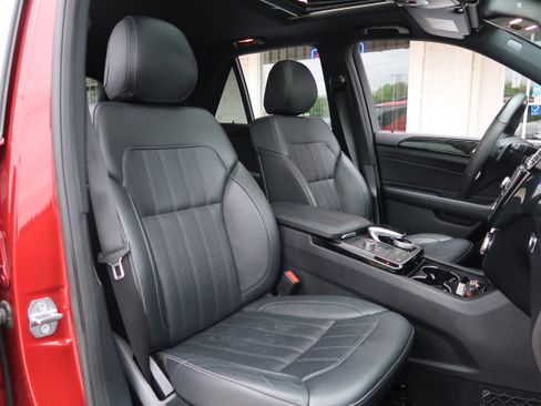 Used 2019 Mercedes-Benz GLE 400 4MATIC image 13