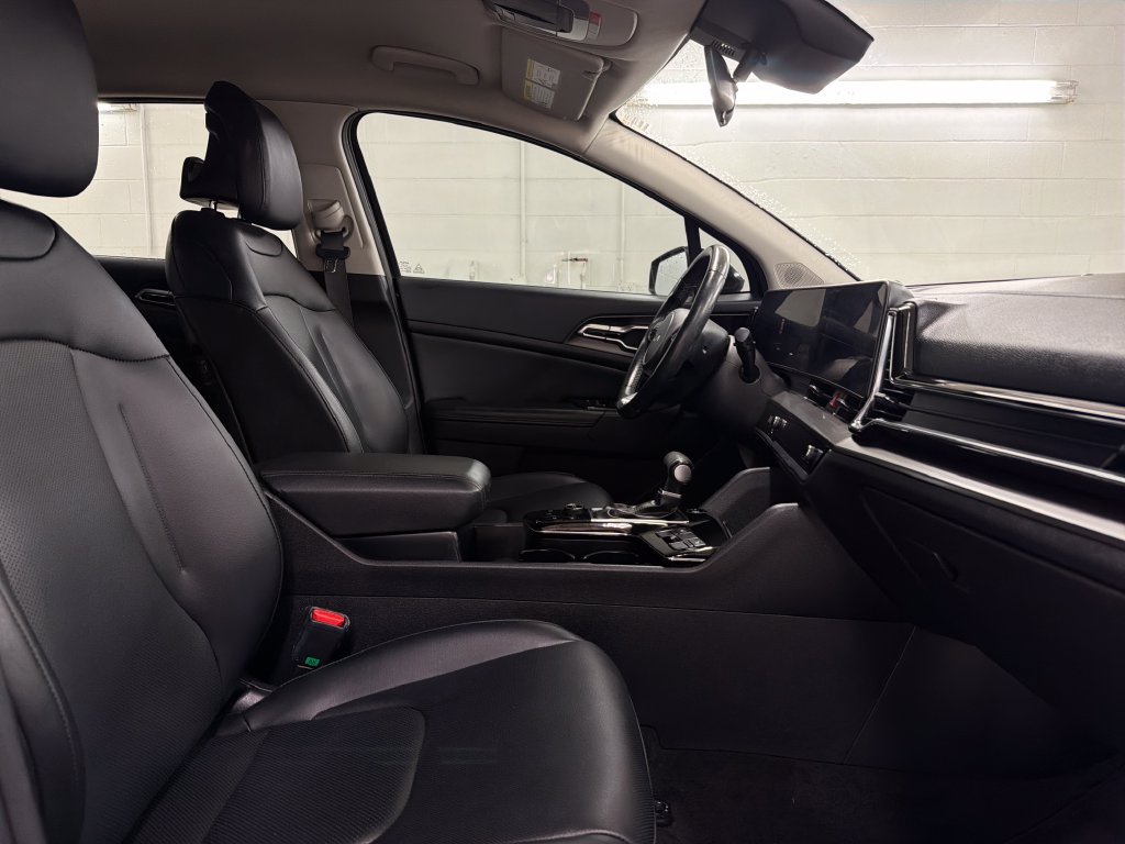 Used 2023 Kia Sportage EX FWD image 30