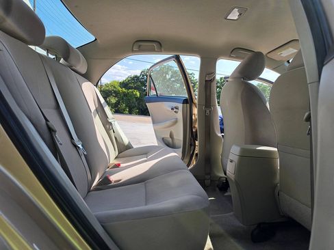 Used 2011 Toyota Corolla LE FWD image 28