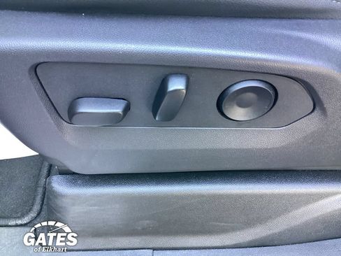 Used 2025 Chevrolet Tahoe LT AWD/4WD image 15