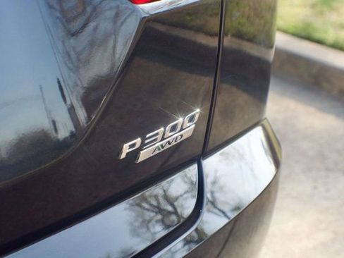 Used 2018 Jaguar E-PACE R-Dynamic S image 17