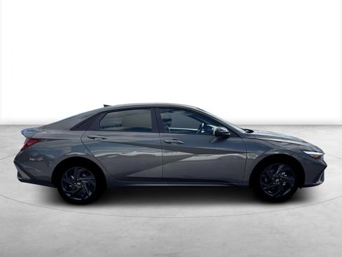 New 2026 Hyundai Elantra Sport image 9