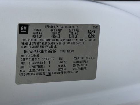 Used 2017 Chevrolet Express 2500 RWD image 26