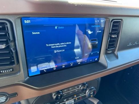 Used 2024 Ford Bronco Outer Banks AWD/4WD image 23