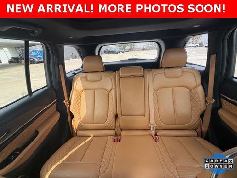 Used 2022 Jeep Grand Cherokee Summit image 8