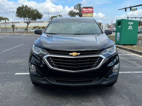 Used 2019 Chevrolet Equinox LS w/ LS Convenience Package FWD image 2