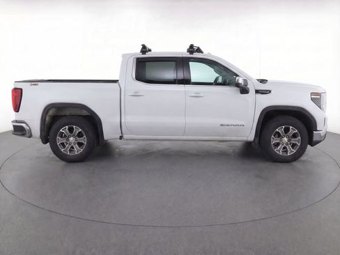 Used 2022 GMC Sierra 1500 SLE image 8