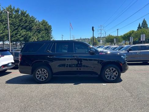 Used 2024 Chevrolet Tahoe Z71 w/ Luxury Package AWD/4WD image 8