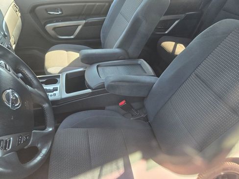 Used 2015 Nissan Armada SV image 4