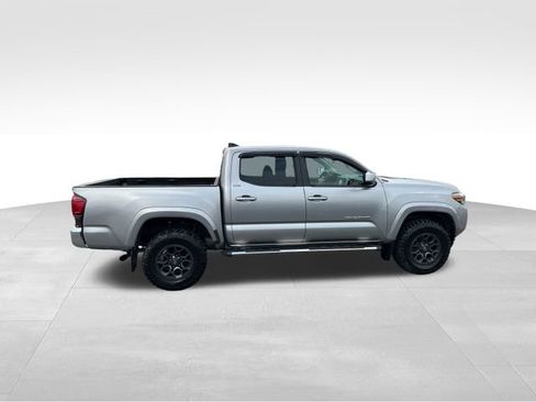 Used 2018 Toyota Tacoma SR5 image 6