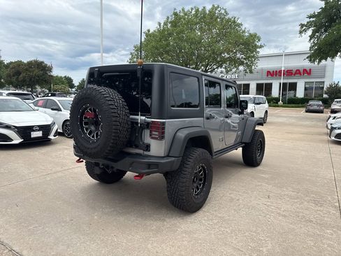 Used 2017 Jeep Wrangler Unlimited Rubicon AWD/4WD image 4