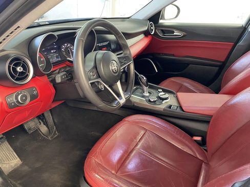 Used 2019 Alfa Romeo Giulia Ti AWD/4WD image 18