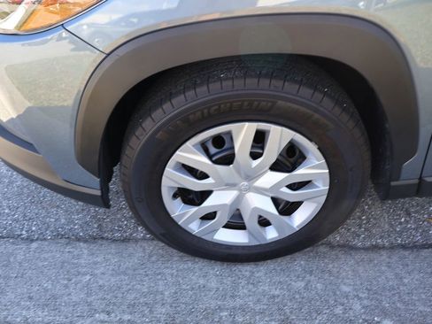 Certified 2023 Toyota Corolla Cross L image 4