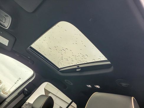 Certified 2022 Chevrolet Traverse Premier w/ Redline Edition image 9