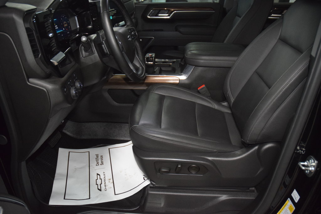 Used 2025 Chevrolet Silverado 1500 RST w/ Z71 Off-Road Package AWD/4WD image 42