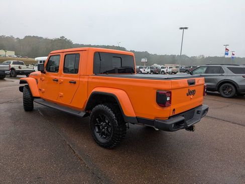 Used 2025 Jeep Gladiator Sport image 6