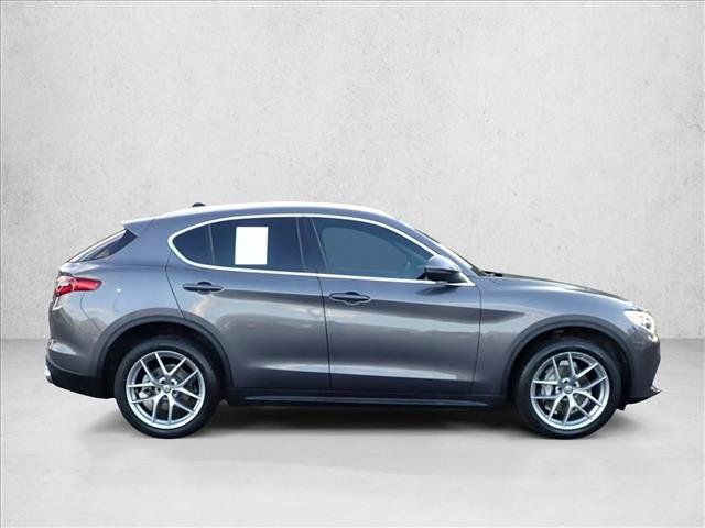 Used 2018 Alfa Romeo Stelvio Ti AWD/4WD image 5