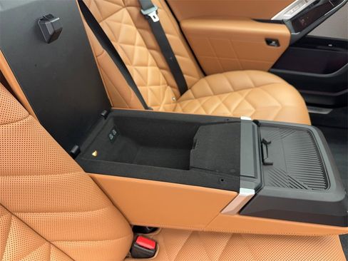 Used 2023 BMW 740i image 47