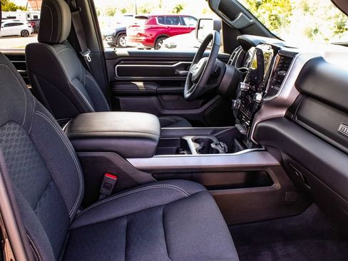 Used 2025 RAM 1500 Big Horn AWD/4WD image 38