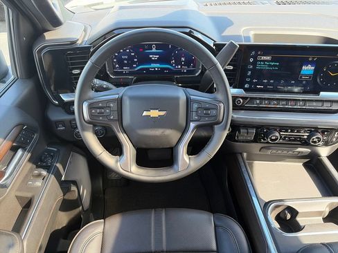 Used 2025 Chevrolet Silverado 2500 High Country w/ High Country Premium Package AWD/4WD image 13