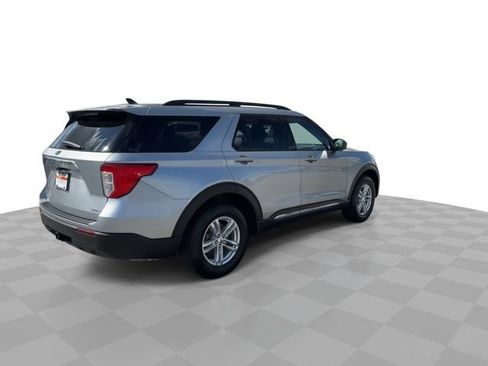 Used 2022 Ford Explorer XLT w/ Class IV Trailer Tow Package AWD/4WD image 8