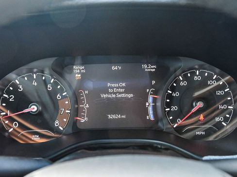 Used 2024 Jeep Compass Latitude image 25