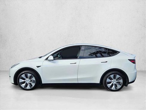 Used 2021 Tesla Model Y Long Range image 9