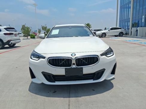 Used 2025 BMW 230i Coupe w/ Convenience Package RWD image 2