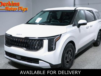 Used 2025 Kia Carnival
