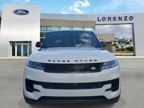 Used 2024 Land Rover Range Rover Sport SE image 2