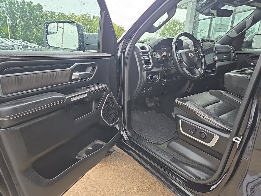 Used 2023 RAM 1500 Laramie AWD/4WD image 6