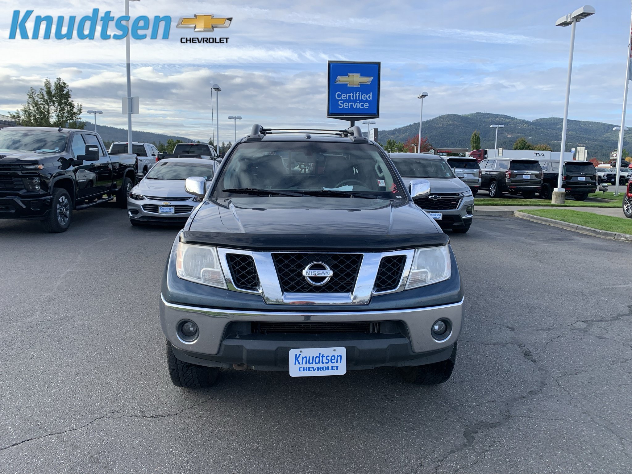 Used 2014 Nissan Frontier SL AWD/4WD image 2