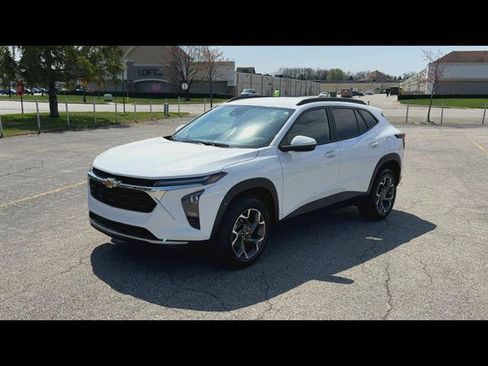 Used 2024 Chevrolet Trax LT w/ Driver Confidence Package image 30