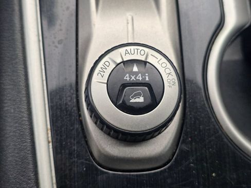 Used 2017 Nissan Pathfinder S AWD/4WD image 36