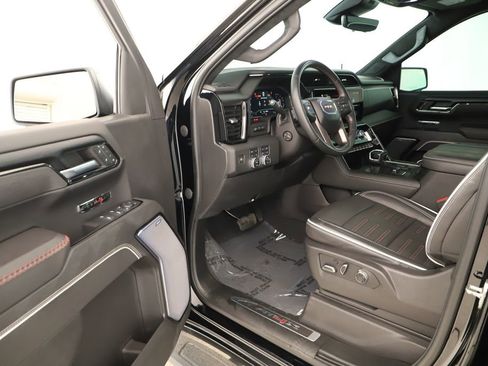 Used 2024 GMC Sierra 1500 AT4X image 14