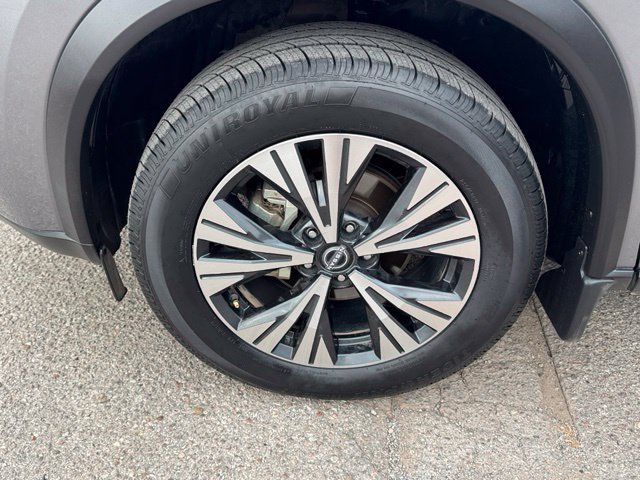 Used 2023 Nissan Rogue SV FWD image 8